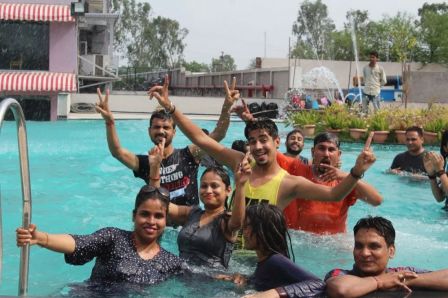 Enjoy Your Weekend with Pool Party, Ramp Show, Belly Dance, Quality Food & Drink @Vadodara
