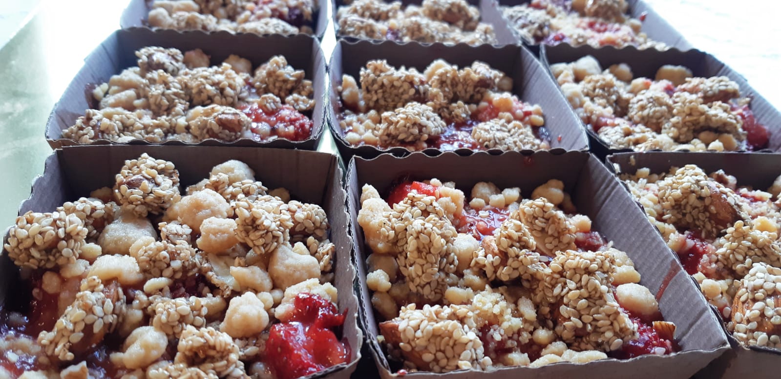 Strawberry Crumble Pie Cups